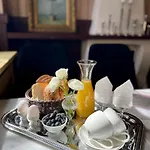 Panzió De La Ruine 2*