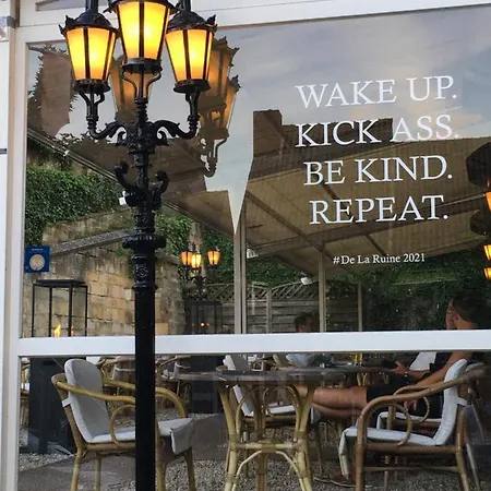 De La Ruine Отель типа 