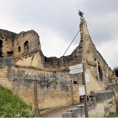 住宿加早餐酒店 De La Ruine 2*
