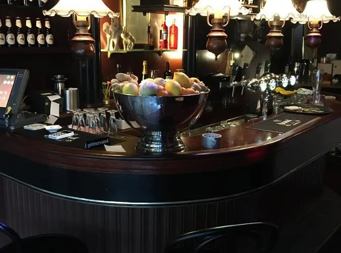 فندق مبيت وإفطار De La Ruine Valkenburg aan de Geul