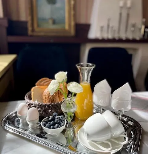 住宿加早餐酒店 De La Ruine 2*