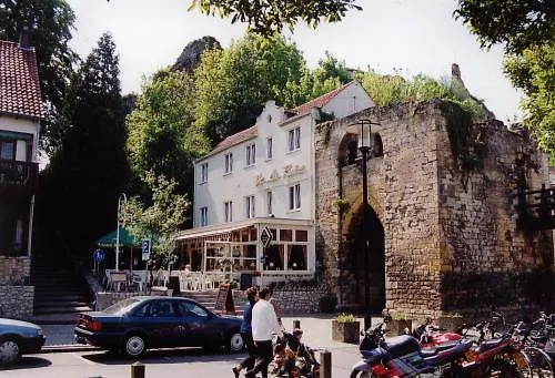 住宿加早餐酒店 De La Ruine 2*